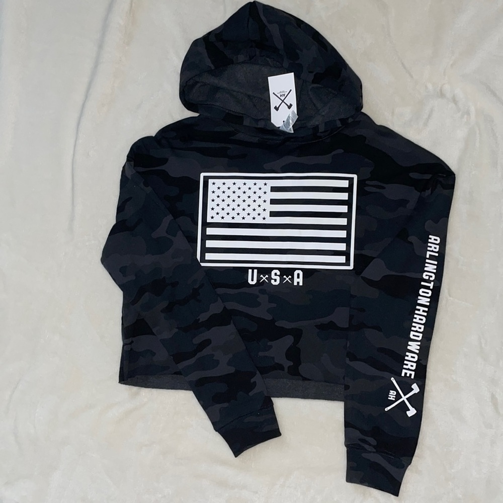 Arlington Hardware crop hoodie -BNWT